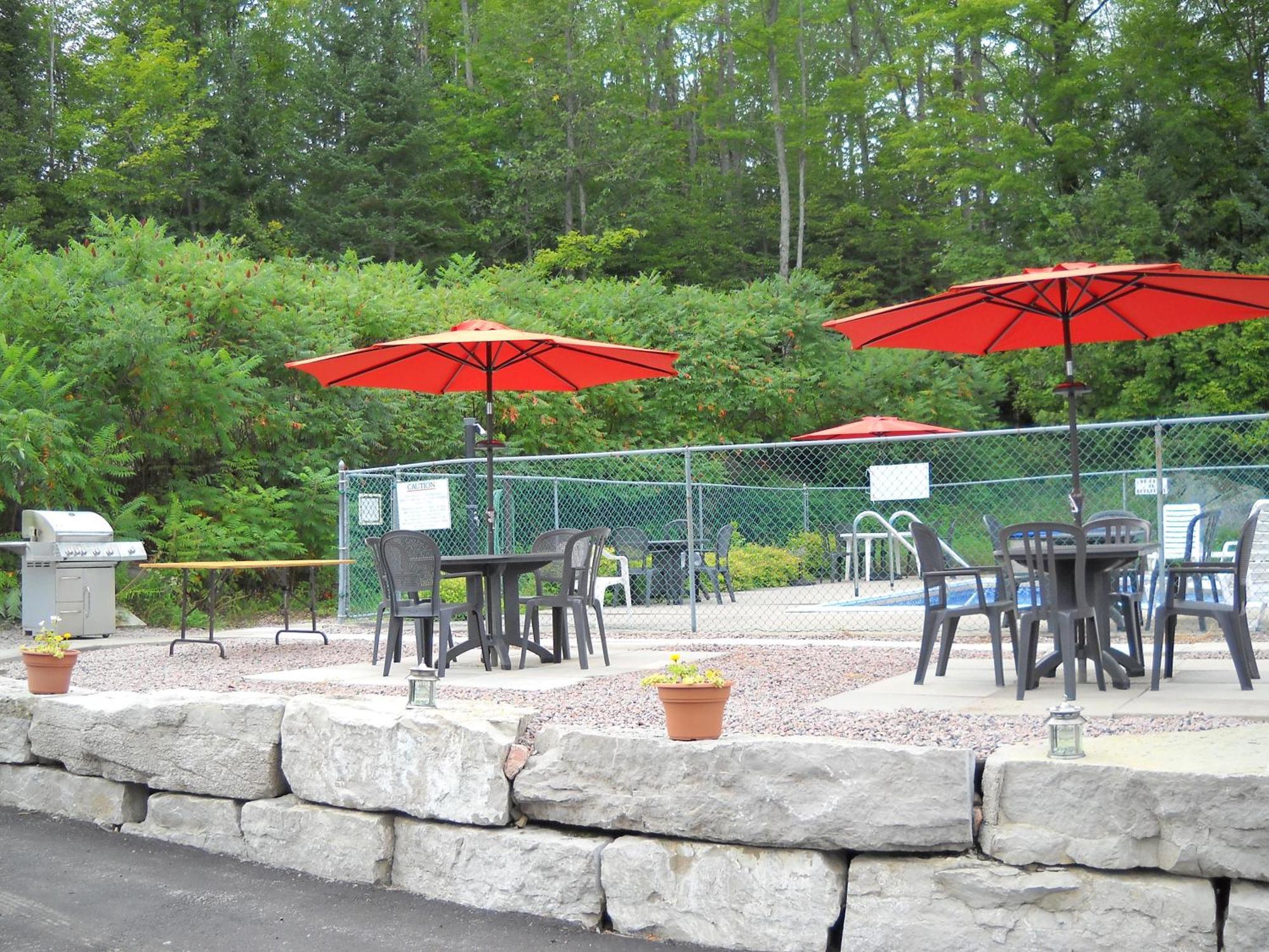 Lakeview Motel Haliburton Exterior photo